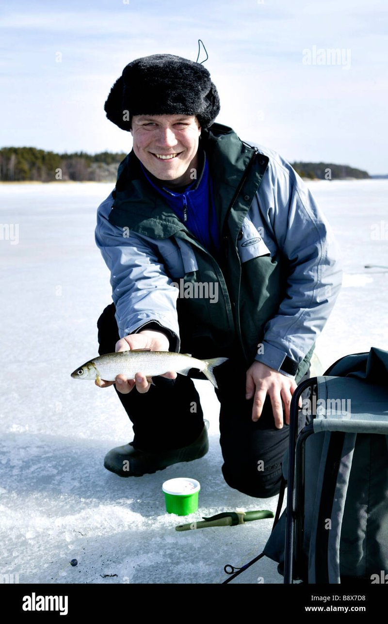 Learn about ice fishing gambling game